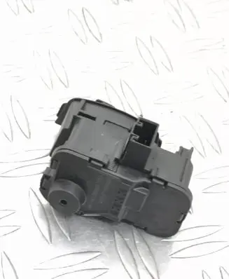 Fuel tank cap lock