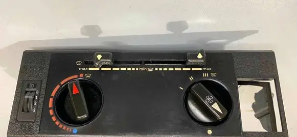 Mercedes-Benz W123 Climate control/heater control trim 