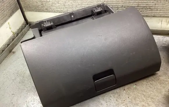 Opel Antara Glove box 96630050