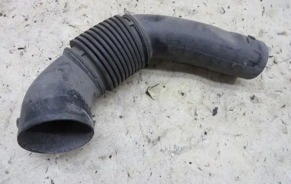 Peugeot 2008 I Turbo air intake inlet pipe/hose