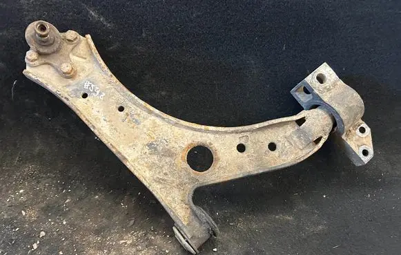 Volkswagen PASSAT B5.5 Front control arm