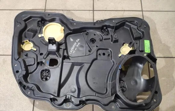 Jeep Cherokee Front door electric window regulator 20142980590
