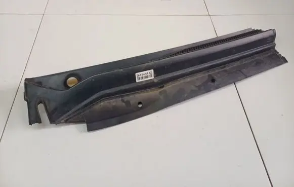 Citroen C4 I Picasso Wiper trim 9680531877