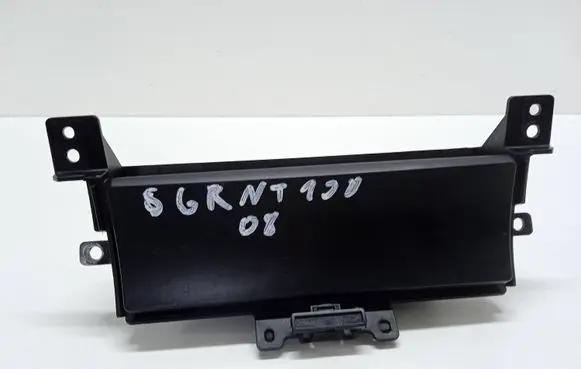 Suzuki Grand Vitara II Dashboard storage box/compartment 1V8F0