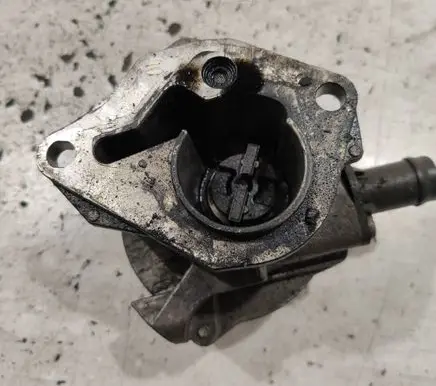 Renault Megane III Vacuum pump 8201005306