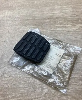 Mercedes-Benz C W203 Brake pedal A37729100082