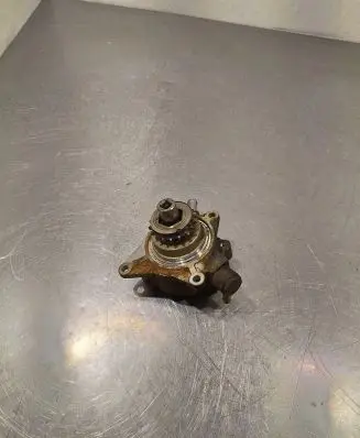 Nissan Navara D40 Vacuum pump B03302