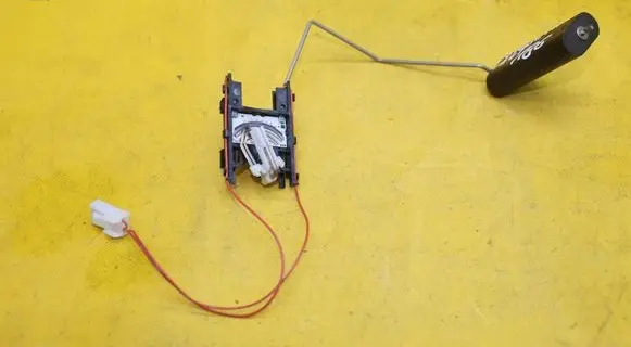Alfa Romeo Giulietta Fuel level sensor 
