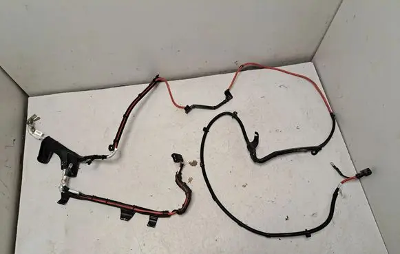 BMW X7 G07 Positive cable (battery) 9858143 8798406