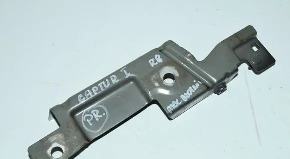 Fender mounting bracket