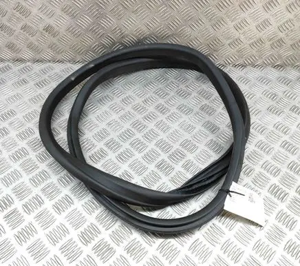 BMW i4 Rubber seal rear door 7482947