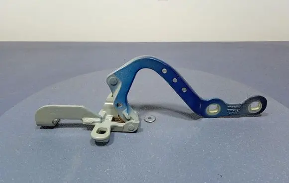BMW X3 E83 Tailgate/trunk/boot hinge 7397315