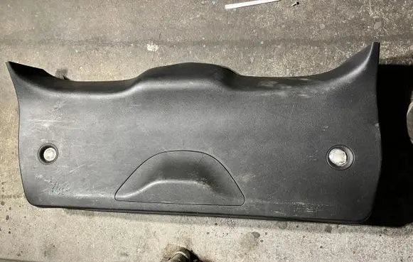 Jeep Grand Cherokee Tailgate trim braknumeruczci