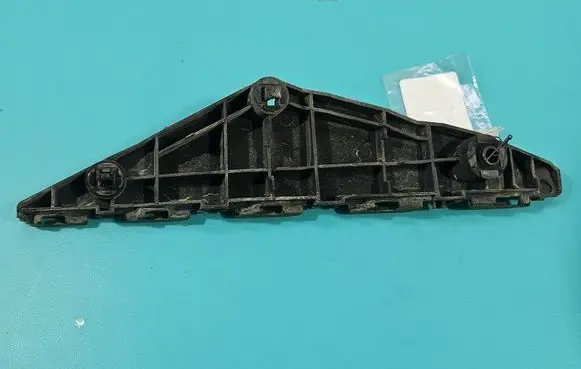 Toyota Avensis T270 Front bumper mounting bracket 52535-05040 IMPRK1487579