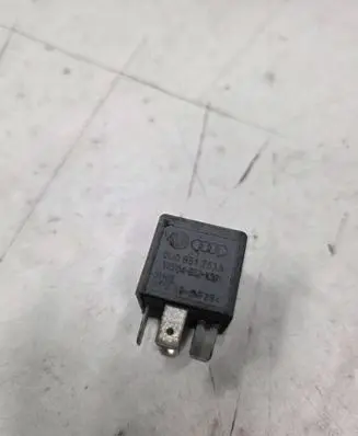 Renault Scenic I Other relay 8D0951253A