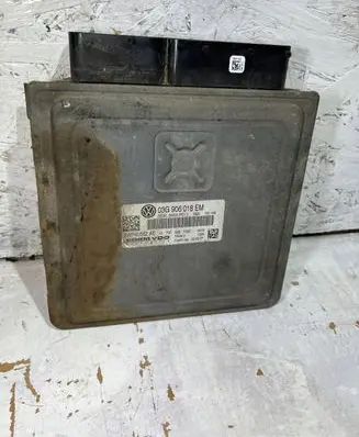 Volkswagen PASSAT B6 Engine control unit/module 03G906018EM