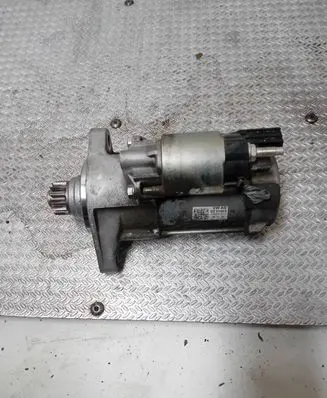 Volkswagen Polo VI Starter motor 02E911024D 4380000212