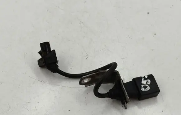 BMW 7 E65 E66 Crankshaft position sensor 0281002477