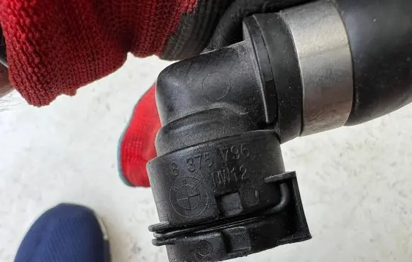 BMW 7 G11 G12 Engine coolant pipe/hose 8375796