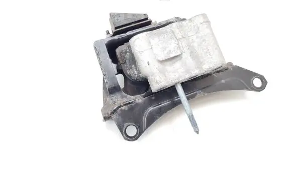 Toyota Prius (XW50) Engine mount bracket