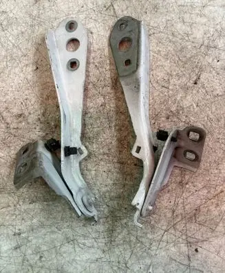 Renault Master III Engine bonnet/hood hinges 654000006R