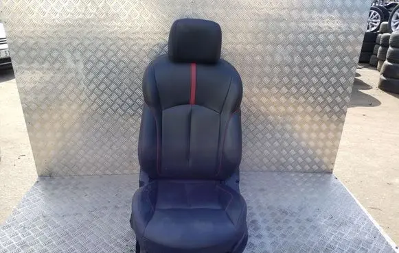 Nissan Juke I F15 Front driver seat 