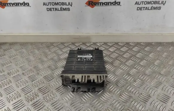 Volkswagen PASSAT B3 Engine control unit/module 357907311 0261200754