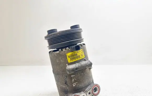 Ford Focus Air conditioning (A/C) compressor (pump) 3M5H19D629PH