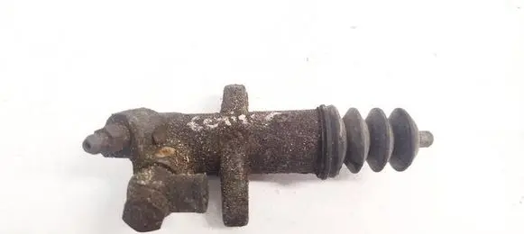 KIA Carens I Clutch master cylinder