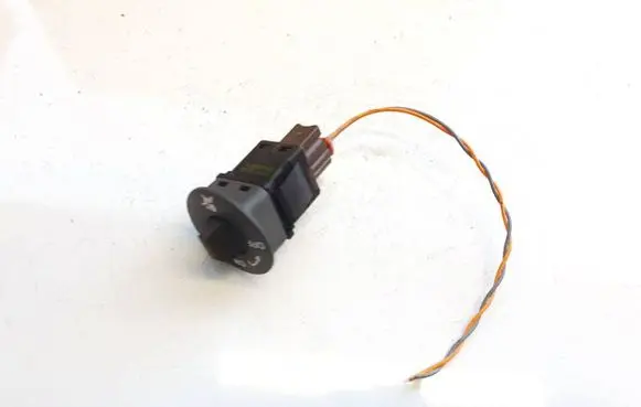 Passenger airbag on/off switch
