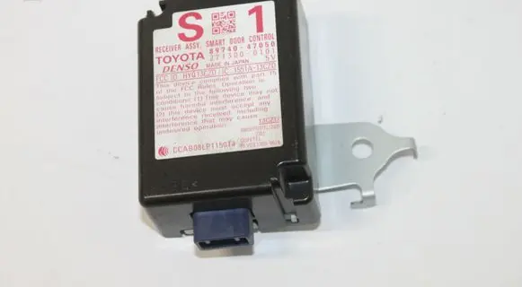 Toyota Prius (XW30) Door control unit/module 8974047050