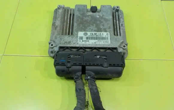 Skoda Octavia Mk2 (1Z) Engine control unit/module 3T0907115G