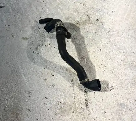 Volvo XC90 Engine coolant pipe/hose 31338292