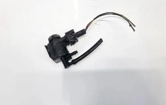 Audi A4 S4 B6 8E 8H Turbo solenoid valve 1J0906283A