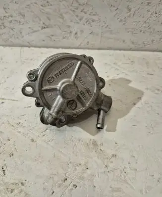 Mazda CX-7 Vacuum pump R2AA18G00