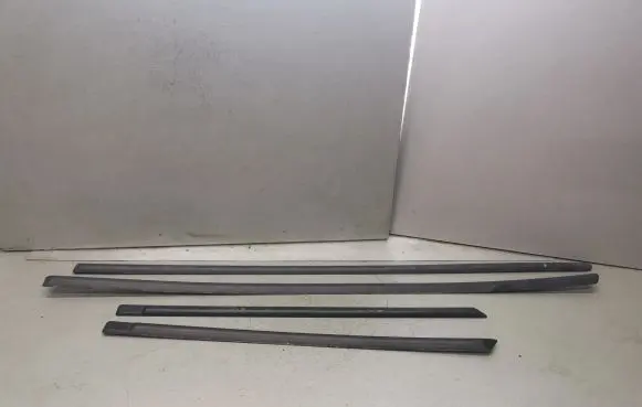 Skoda Fabia Mk1 (6Y) Front door trim (molding) 6Y0853515 6Y0853516 6Y0853754
