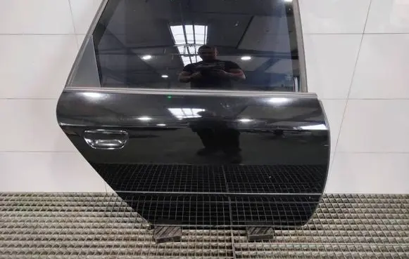 Audi A6 S6 C5 4B Rear door