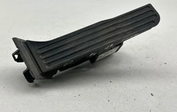 Volkswagen Golf V Accelerator throttle pedal 1K1721503P
