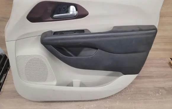 Chrysler Pacifica Front door card panel trim 5RP602D2AI