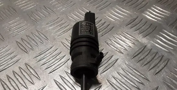 BMW 3 F30 F35 F31 Windscreen/windshield washer pump 7302589