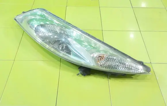 Nissan Juke I F15 Headlight/headlamp PRZOD