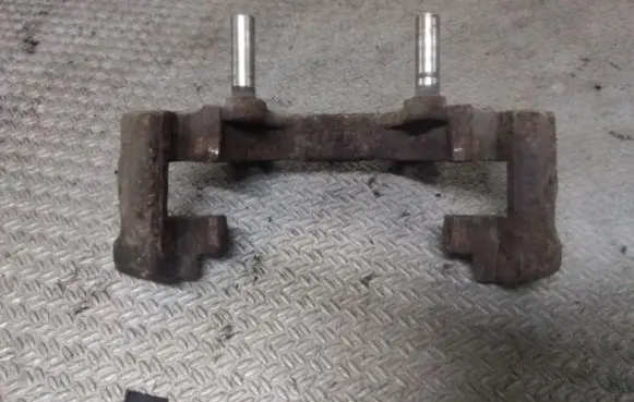 Alfa Romeo GT Front Brake Caliper Pad/Carrier 
