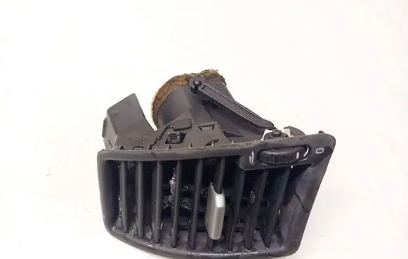 Volvo XC90 Dash center air vent grill 3409398