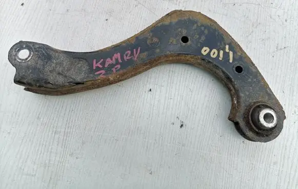 Toyota Camry VIII XV70 Rear upper control arm/wishbone 4877033020
