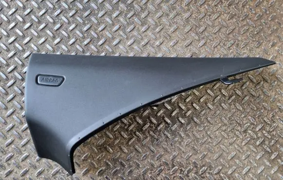 BMW 2 F44 (C) pillar trim 7475556