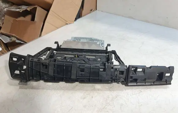 BMW 7 F01 F02 F03 F04 CD/DVD changer 9119798 04122008 46637