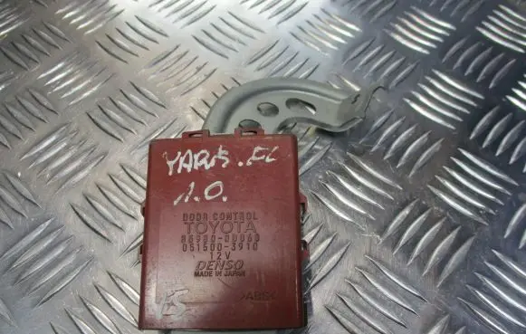 Toyota Yaris Door central lock control unit/module 85980-0D060