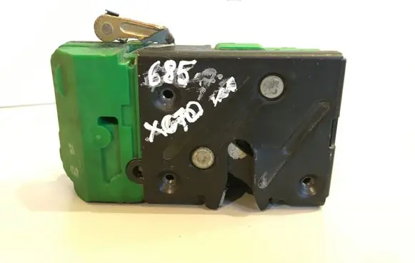 Volvo XC70 Front door lock 8650551