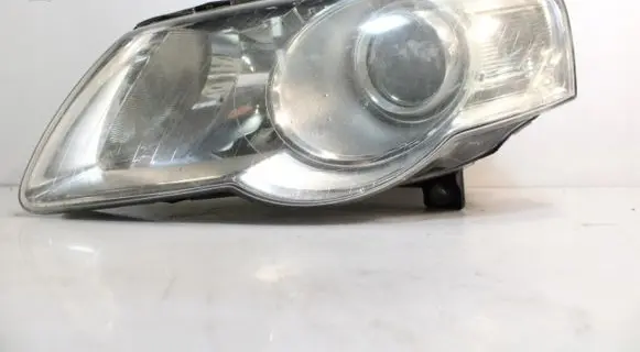 Volkswagen PASSAT B6 Headlight/headlamp