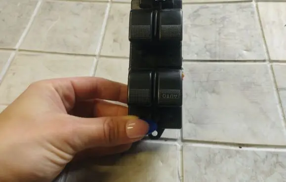 Mazda 6 Electric window control switch